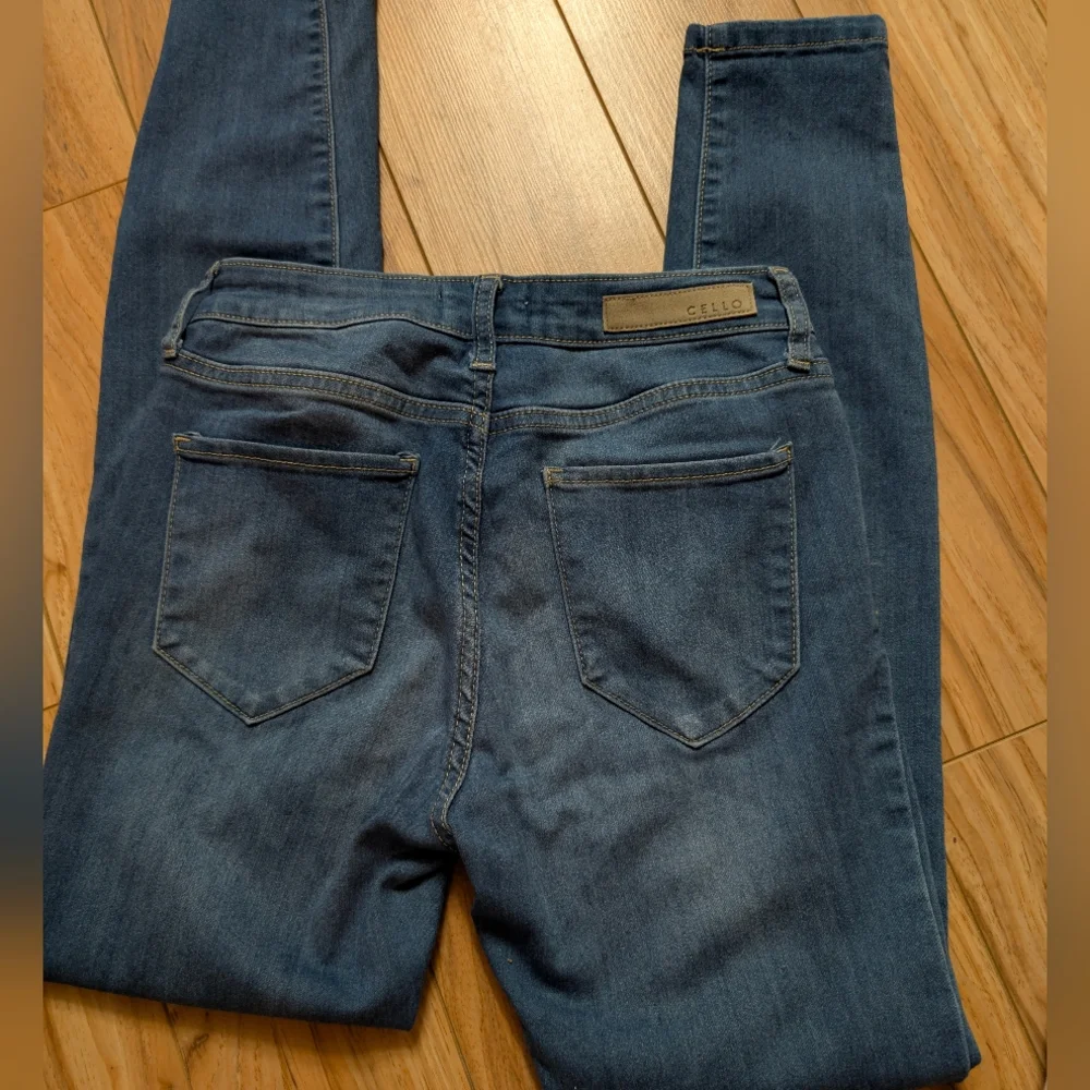 Teen/Petite Bundle: Articles of Society (26) & Cello (3) Jeans + Bonus Modesty L - Picture 11 of 11